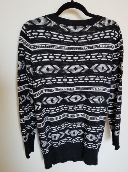 Mossimo Pattern Cardigan - Picture 5 of 5